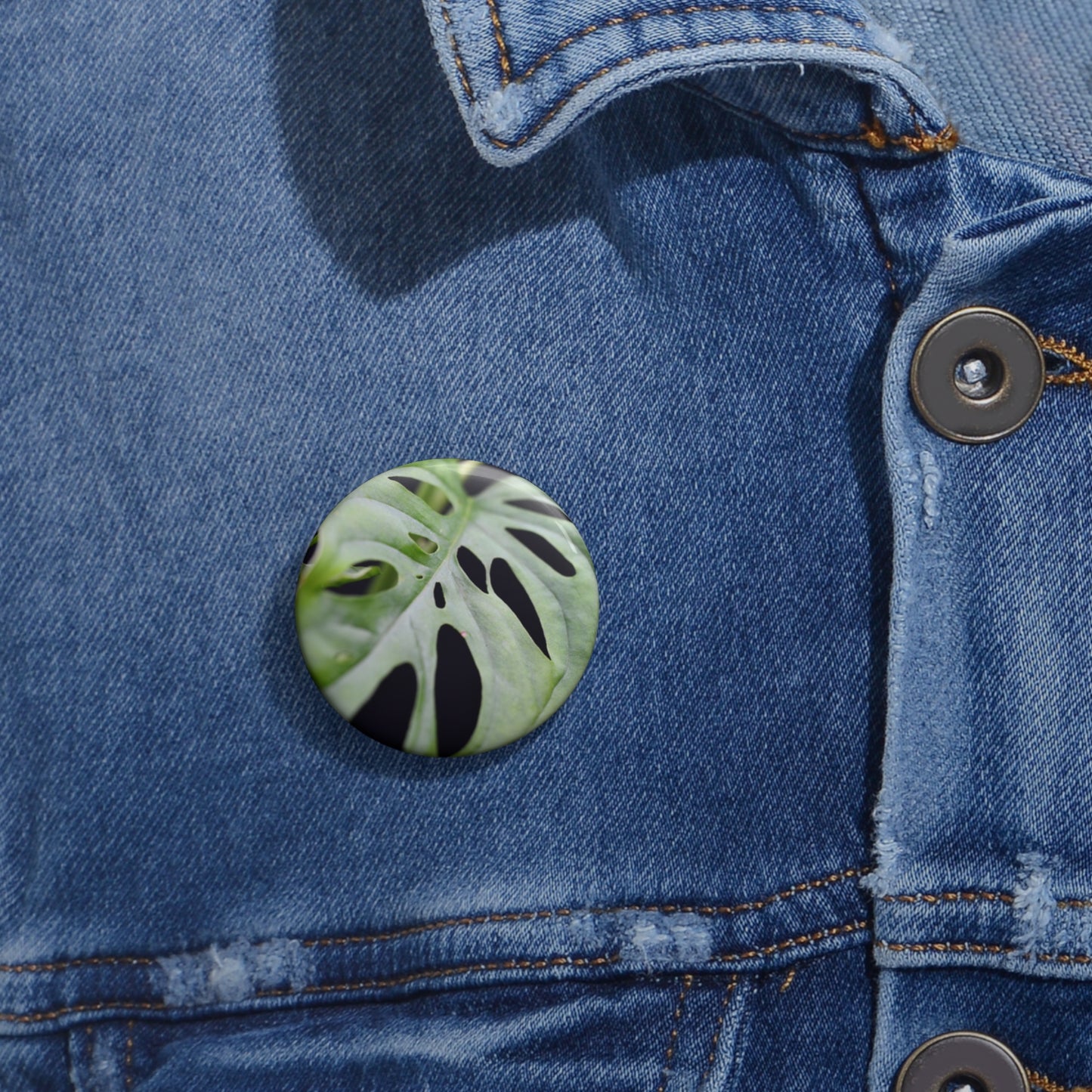 Monstera Plant Button